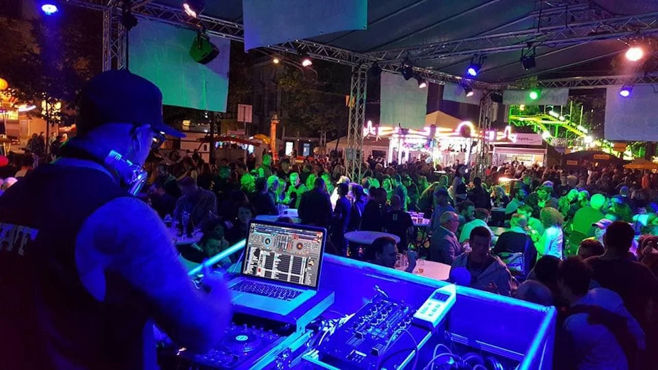 DJ Tomahawk auf der DJ-Party