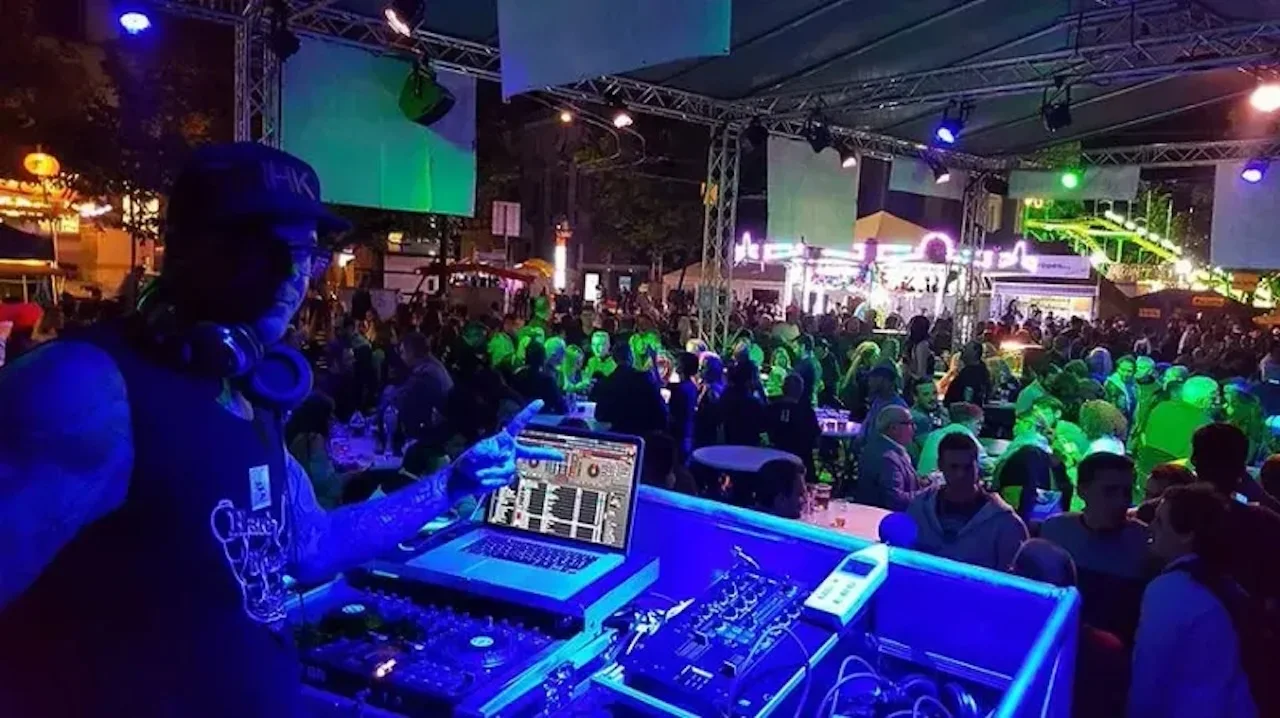 DJ Tomahawk auf der DJ-Party